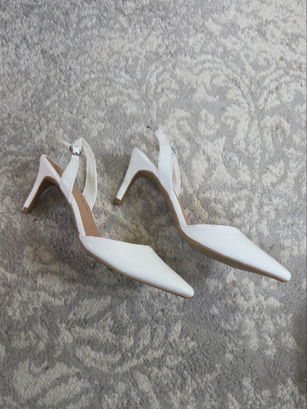 Christian Siriano White Pointed Slingback Pumps with Ankle Strap (Sleek Finish) - Picture 4 of 5